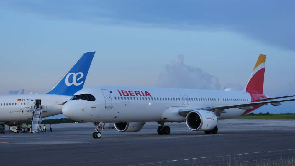 LLega por el AILA el Airbus el aviòn màs moderno de la aerolìnea Ibearia